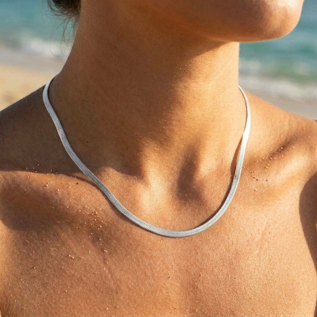 Lido Sleek Herringbone Necklace - Semprie