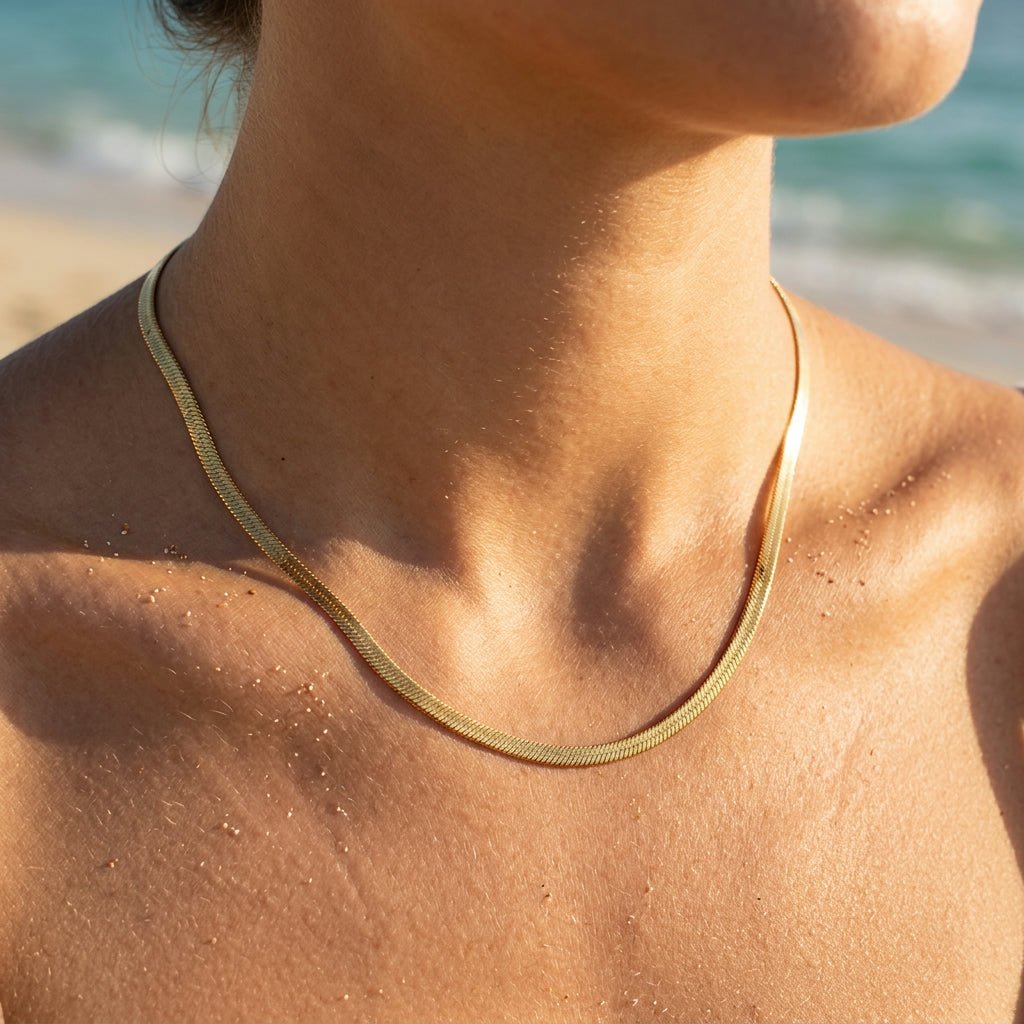 Lido Sleek Herringbone Necklace - Semprie