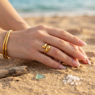 Vela Pebble Teardrop Open Wrap Ring